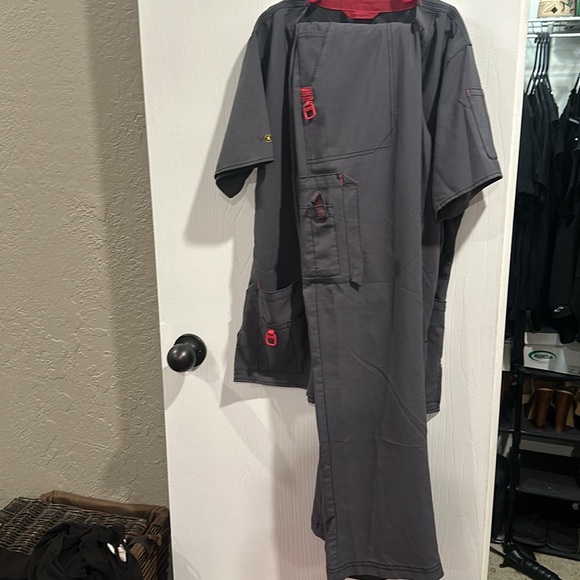 Carhartt scrub Set - Picture 2 of 2